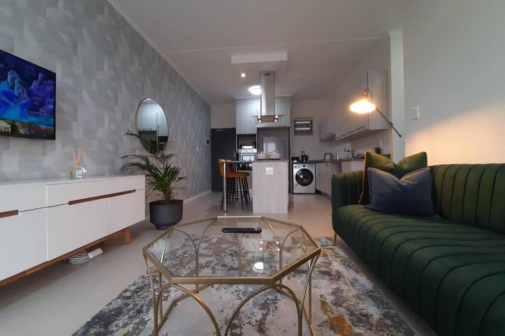 Mikeys Place On New: 2Bed2Bath No.1 With Free Wifinetflix มิดแรนด์ ภายนอก รูปภาพ